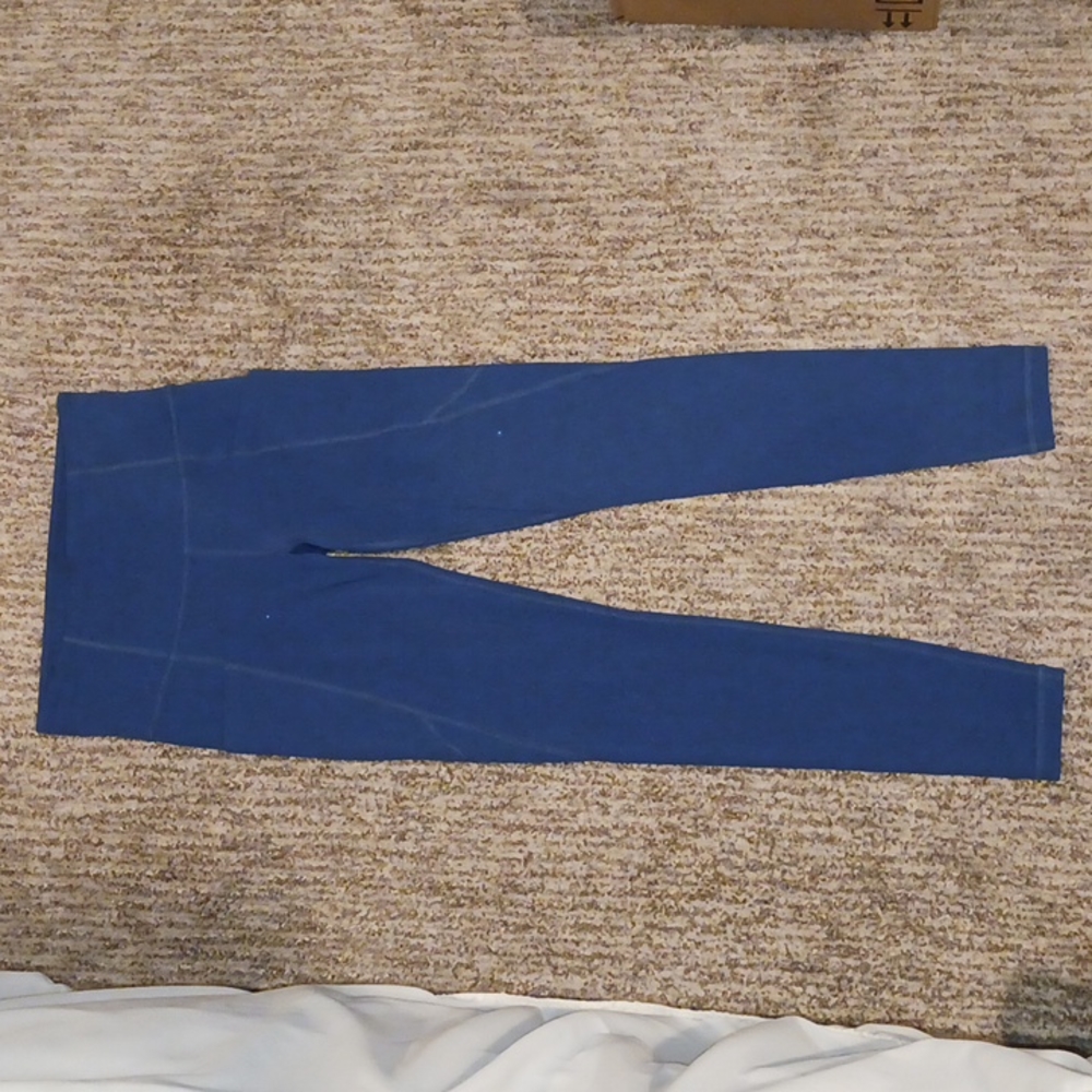 ✨Athleta✨Salutation Stash Pocket II Tight in Blue XS